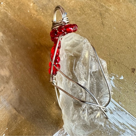 Handmade Sea Glass Pendant Red Accent Beads Silver Tone Wire Wrapped 1915 R - Picture 8 of 11